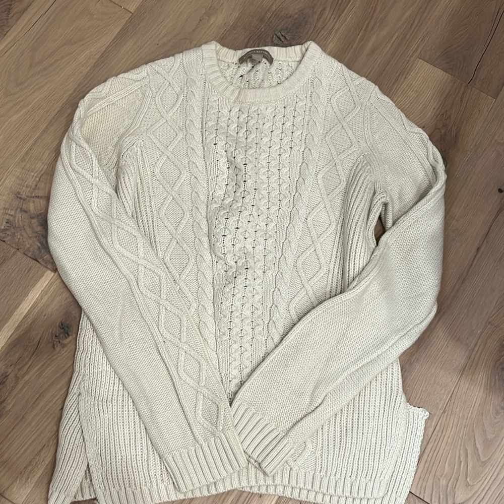 Banana republic knit sweater. Size M.